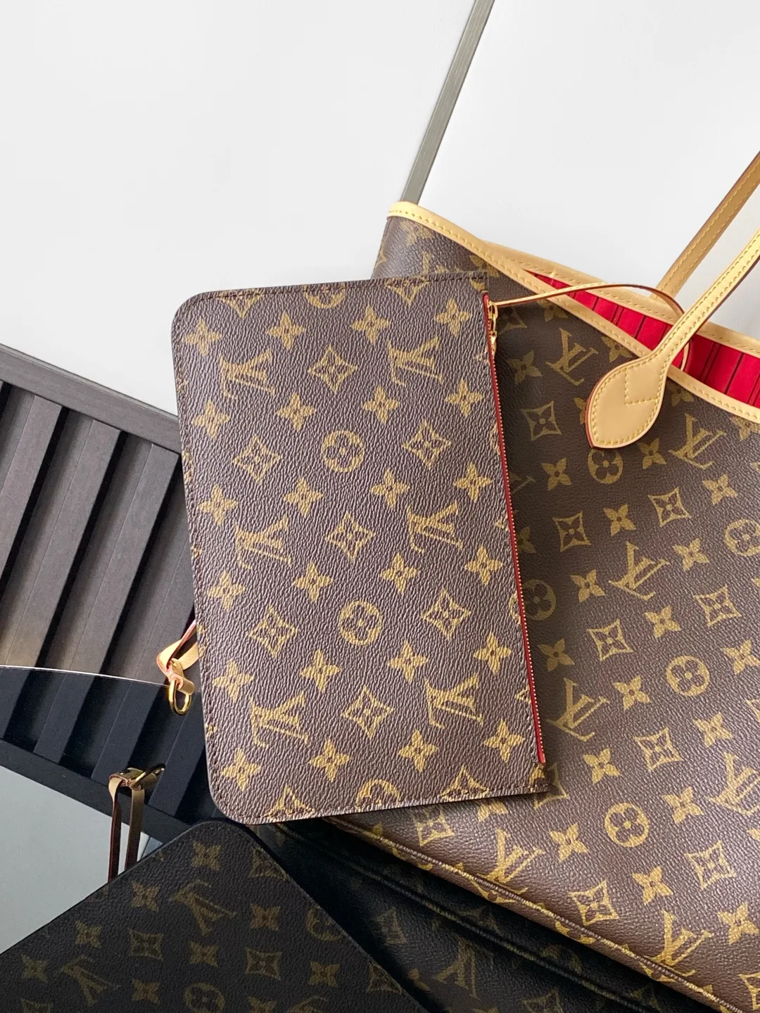 Louis Vuitton Neverfull Tote in Brown · view 5