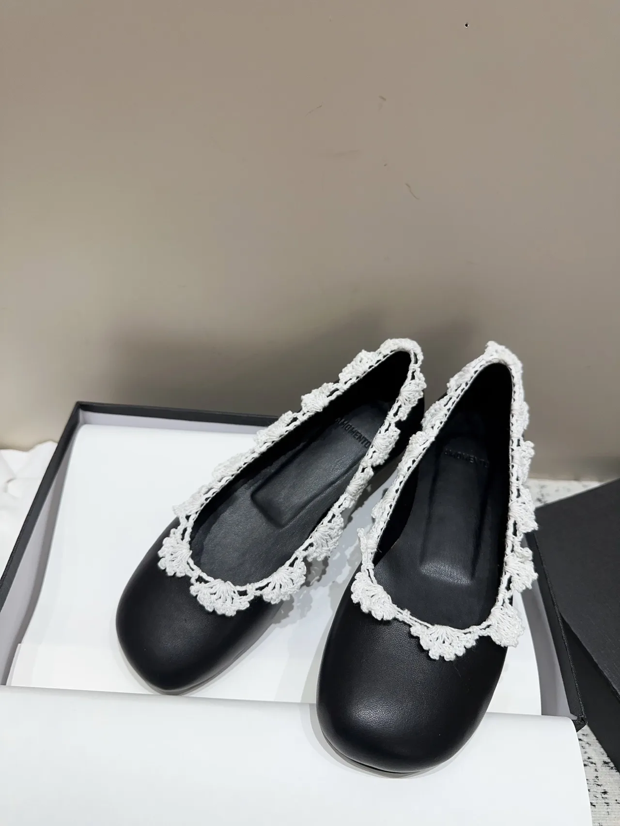 Amomento Sheepskin Glossy Round-Toe Lace-Trim Ballet Flats in Black · view 7