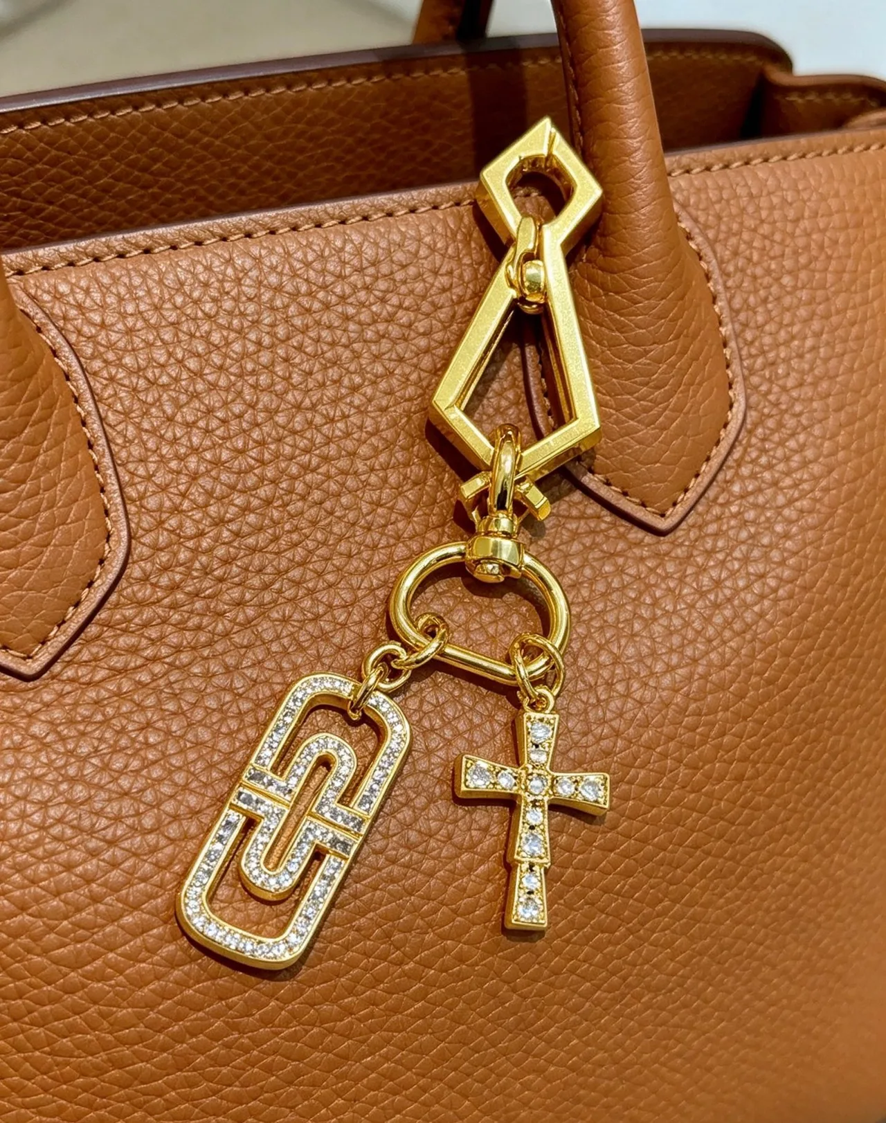 Bvlgari Bag Charm Key Ring in Gold · view 3
