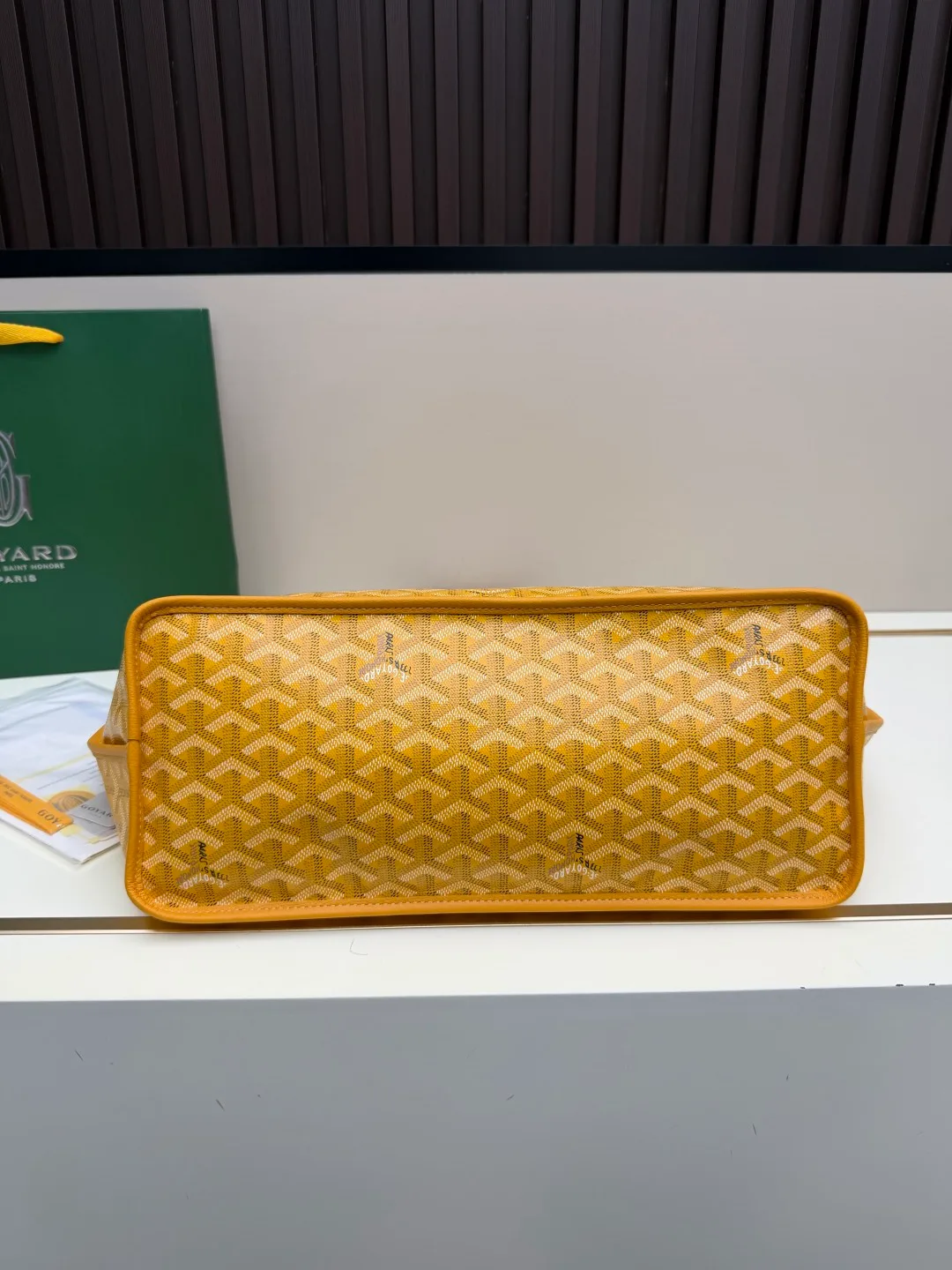 Goyard Canvas Smooth Saint Louis Tote in Yellow · view 4