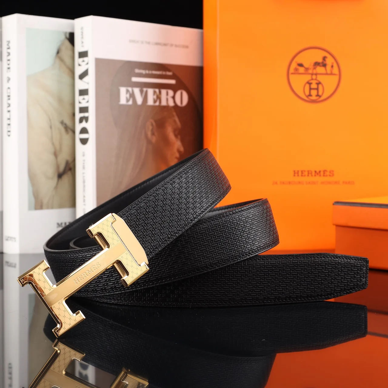 Hermes H automatic belt in Black · view 2