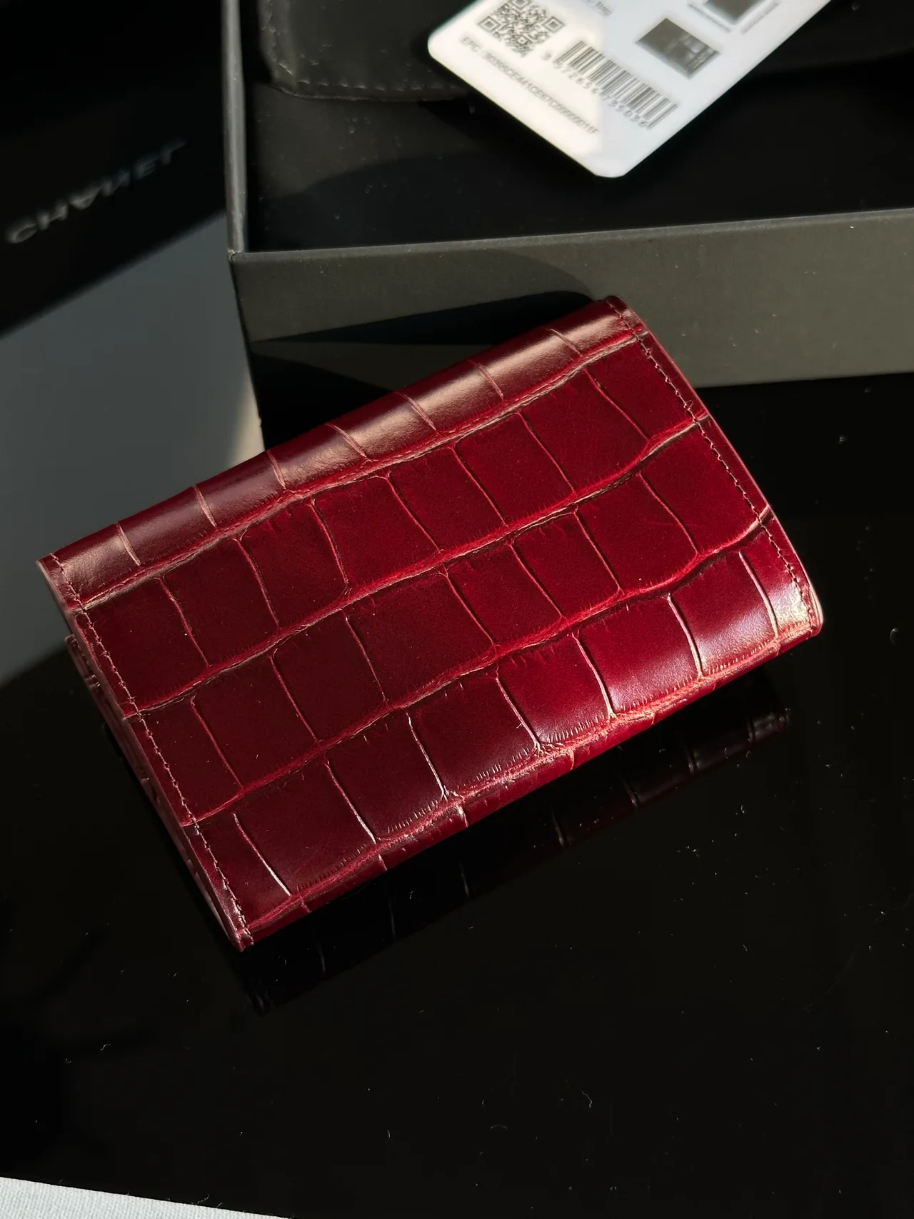 Chanel Glossy Wallet in Burgundy · view 5