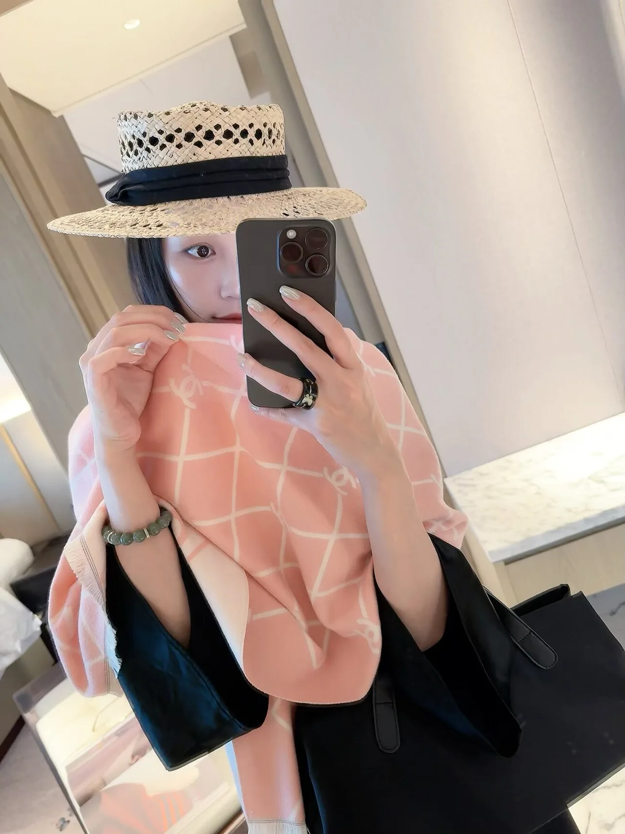 Chanel Lattice CC fringed scarf in Pink & Black · view 3