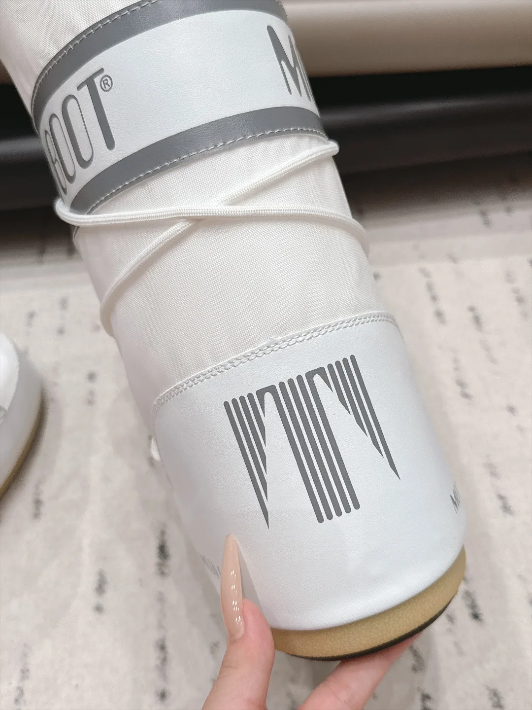 Moon Boot Smooth Snow Boots in White · view 7