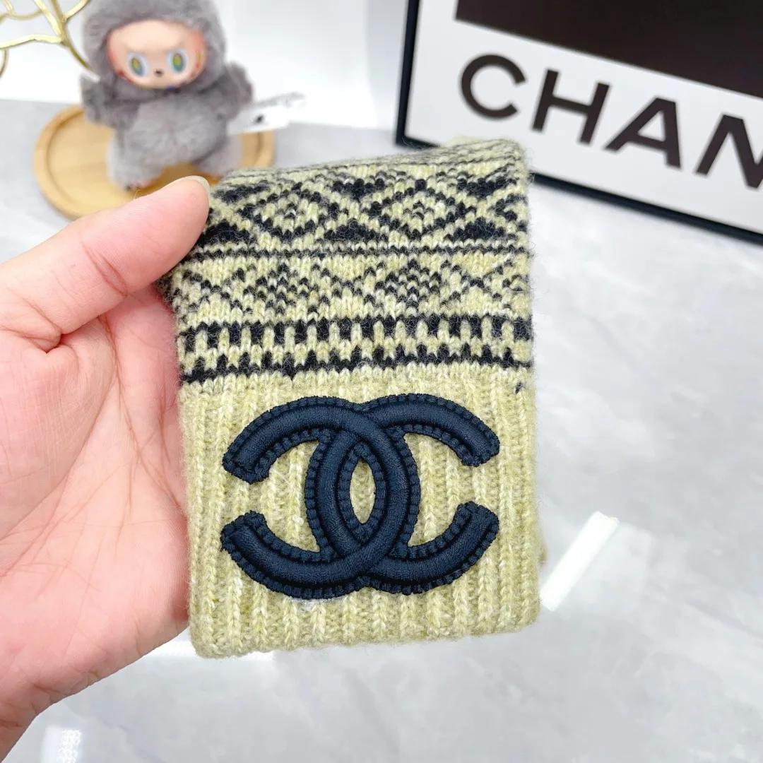 Chanel 50% Wool 50% Acrylic 3-Piece Set (Hat, Scarf & Gloves) in Green · view 8