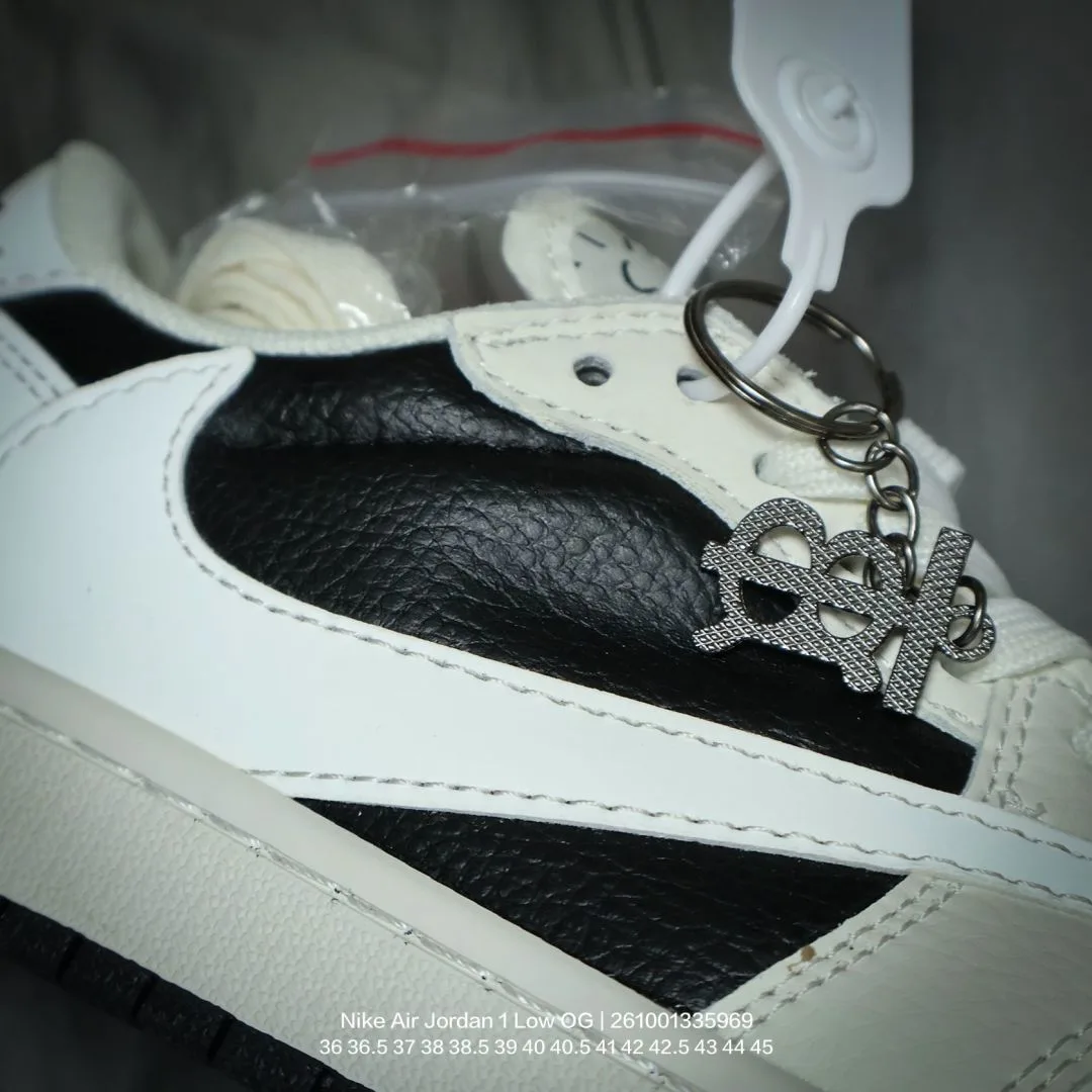 Nike High-Top Sneakers in White · view 7