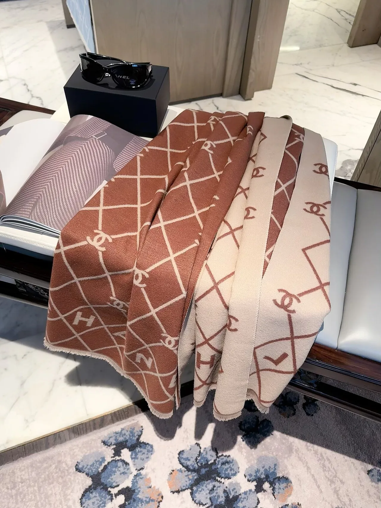 Chanel Lattice CC fringed scarf in Beige & Brown · view 2