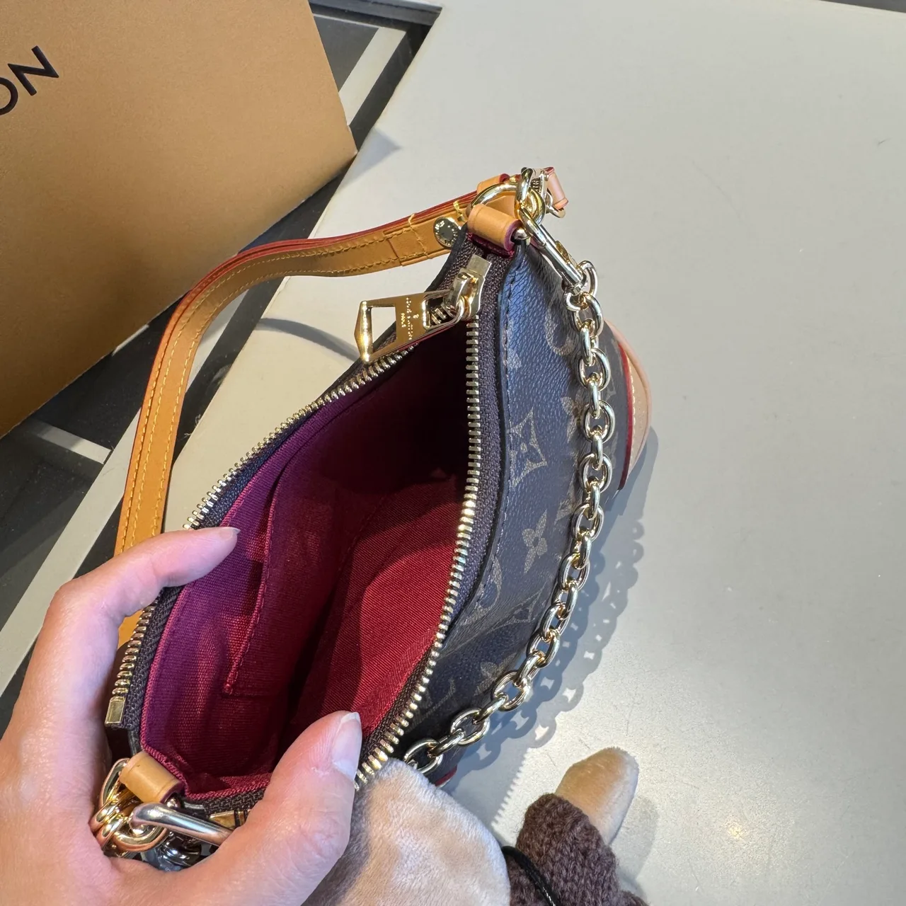 Louis Vuitton Mini Hobo Gift Set in Brown · view 9