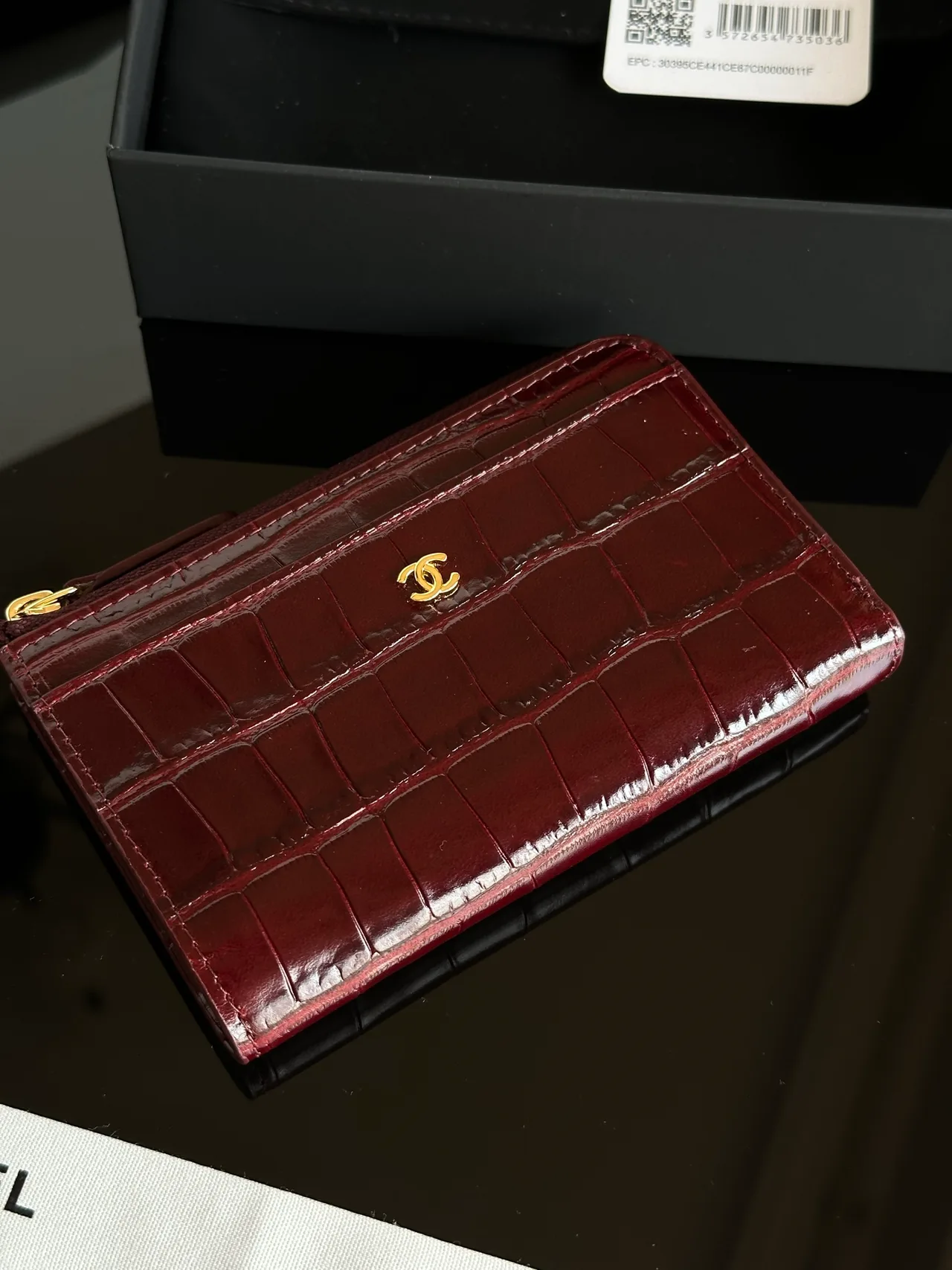 Chanel Glossy Wallet in Burgundy · view 4