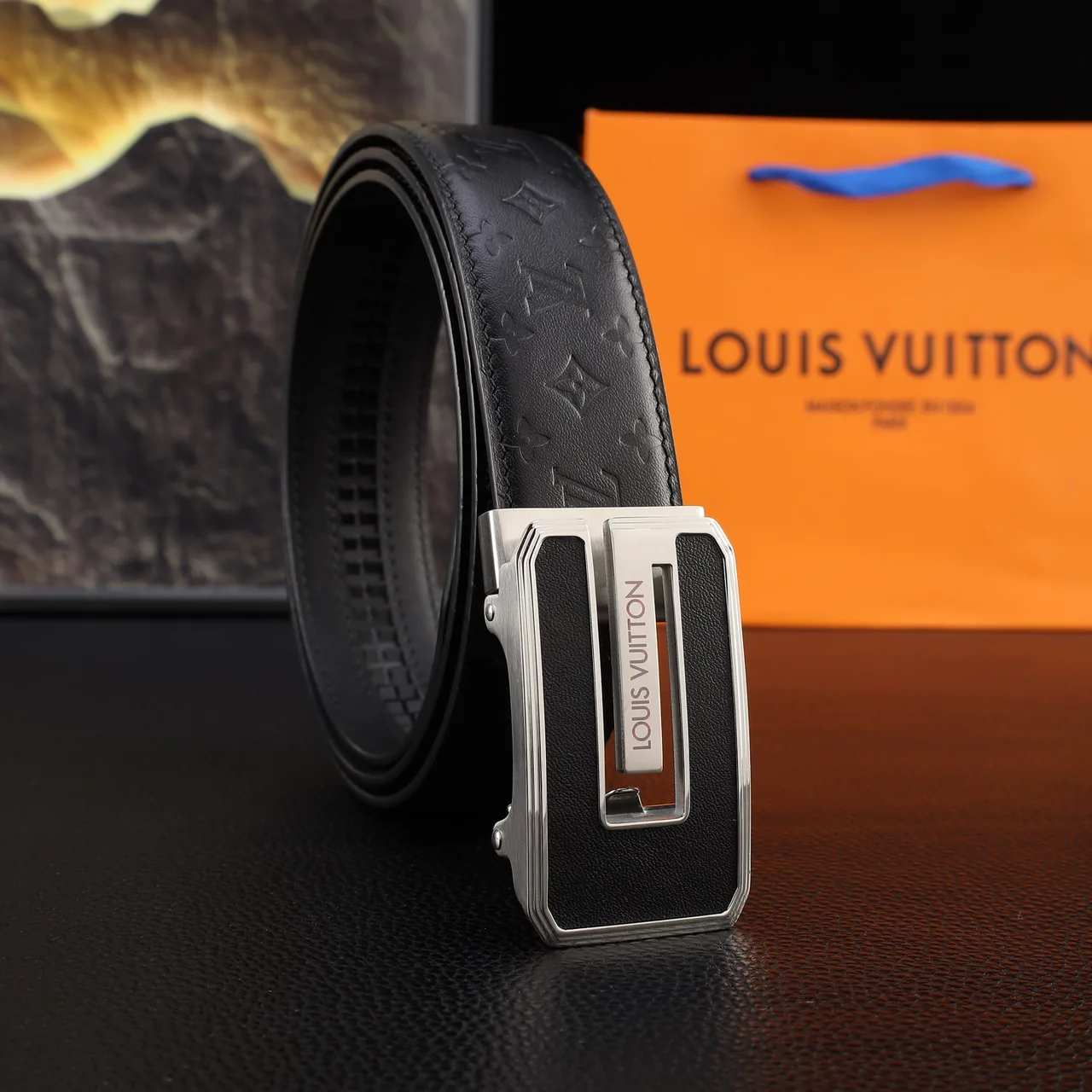 Louis Vuitton Rectangular Buckle Belt in Black · view 1