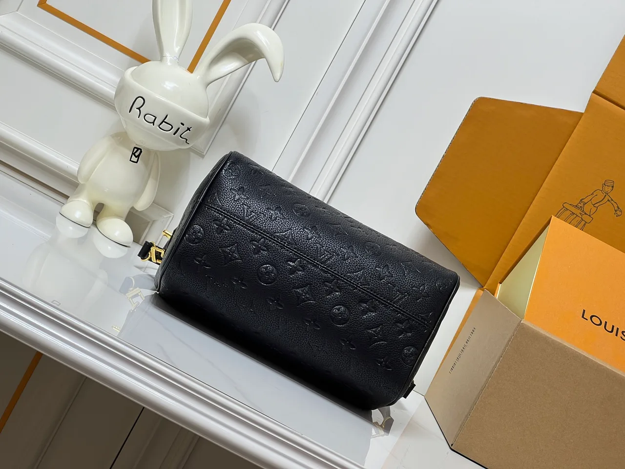 Louis Vuitton Speedy Cowhide Sheepskin Smooth Handbag in Black · view 6