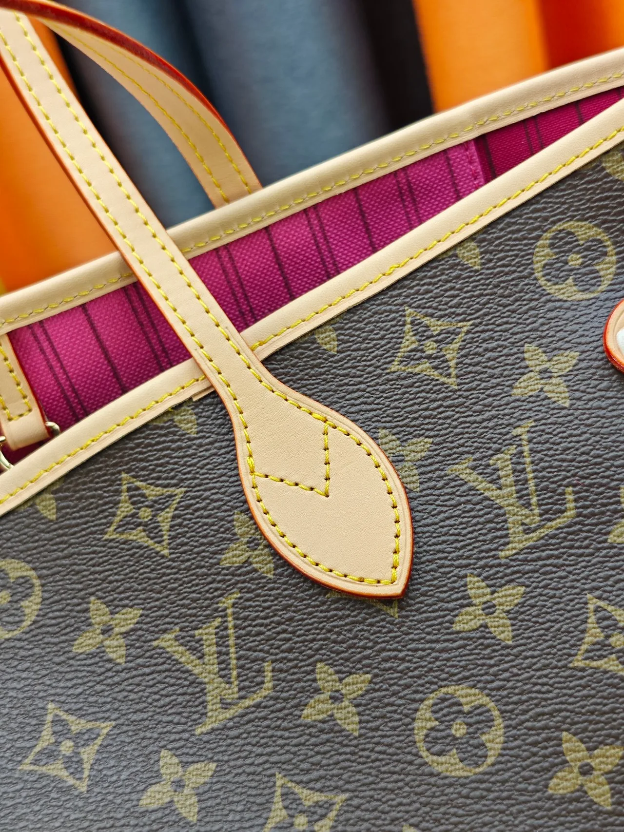 Louis Vuitton Neverfull Clutch in Brown · view 7