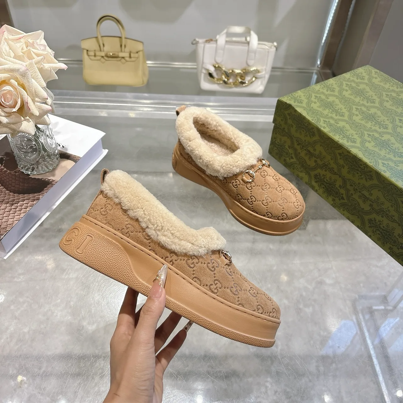 Gucci Cowhide Sheepskin Slippers in Tan · view 6