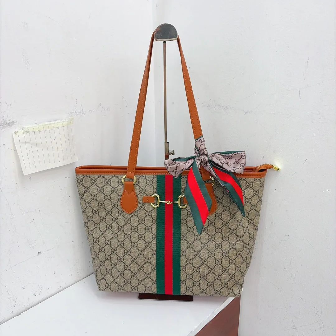 Gucci Web Tote in Black & Beige · view 3