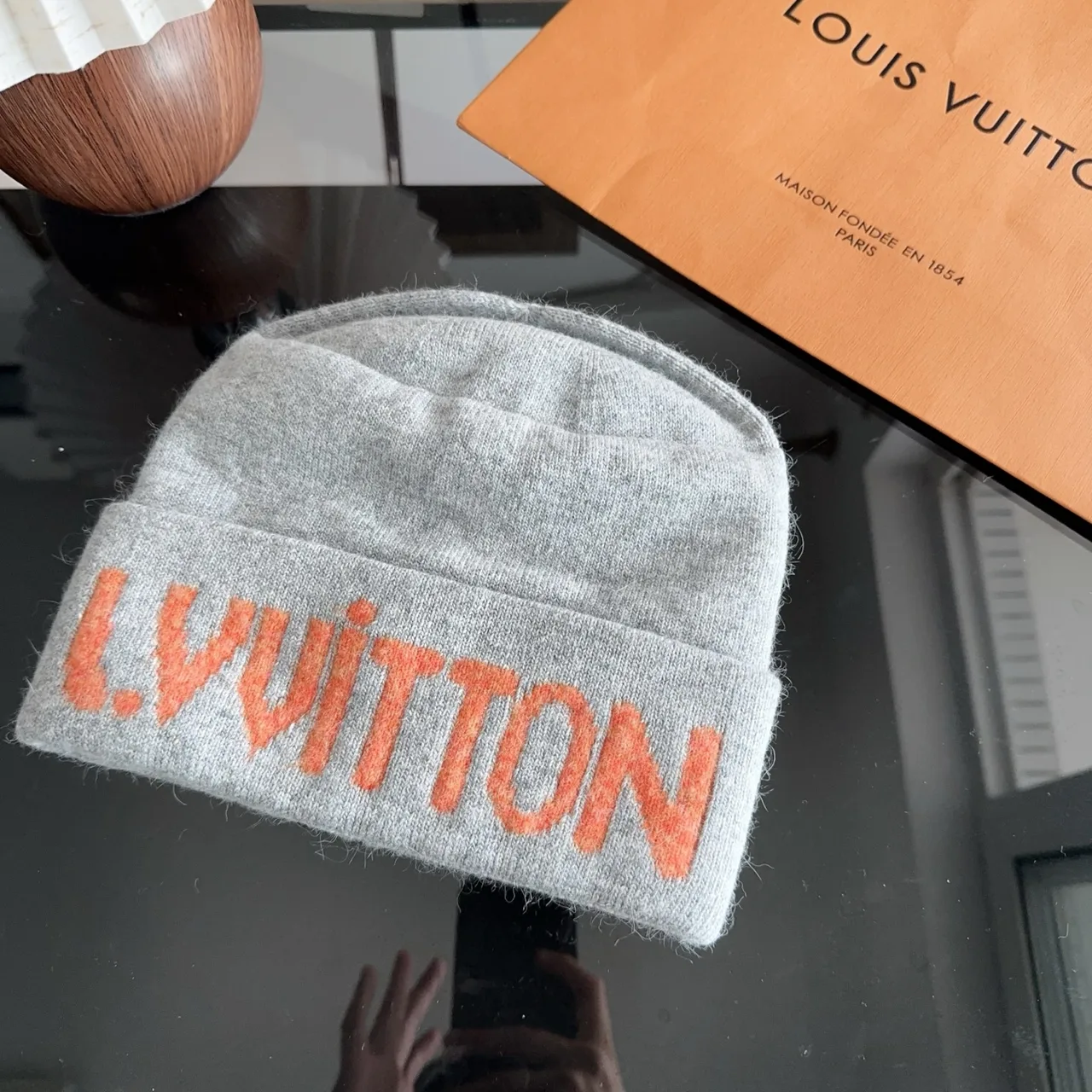 Louis Vuitton Beanie in Grey · view 6
