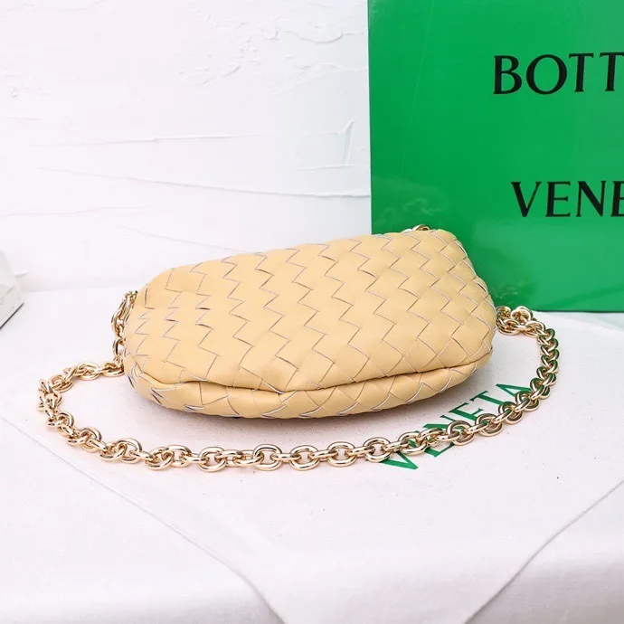 Bottega Veneta Woven Glossy Hobo Bag in Beige · view 4