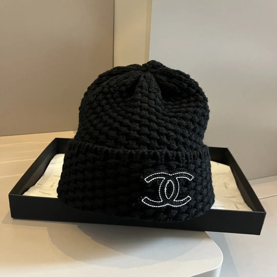 Chanel Beanie in Black · view 3
