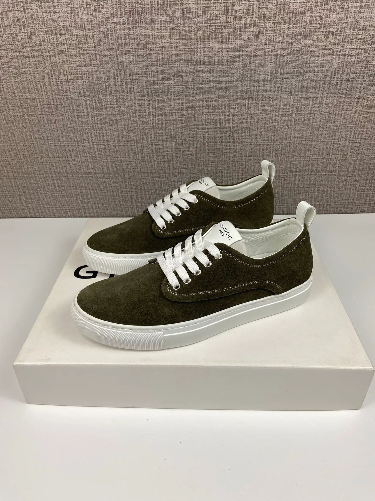 Givenchy Cowhide New City Sneakers in Green · view 6