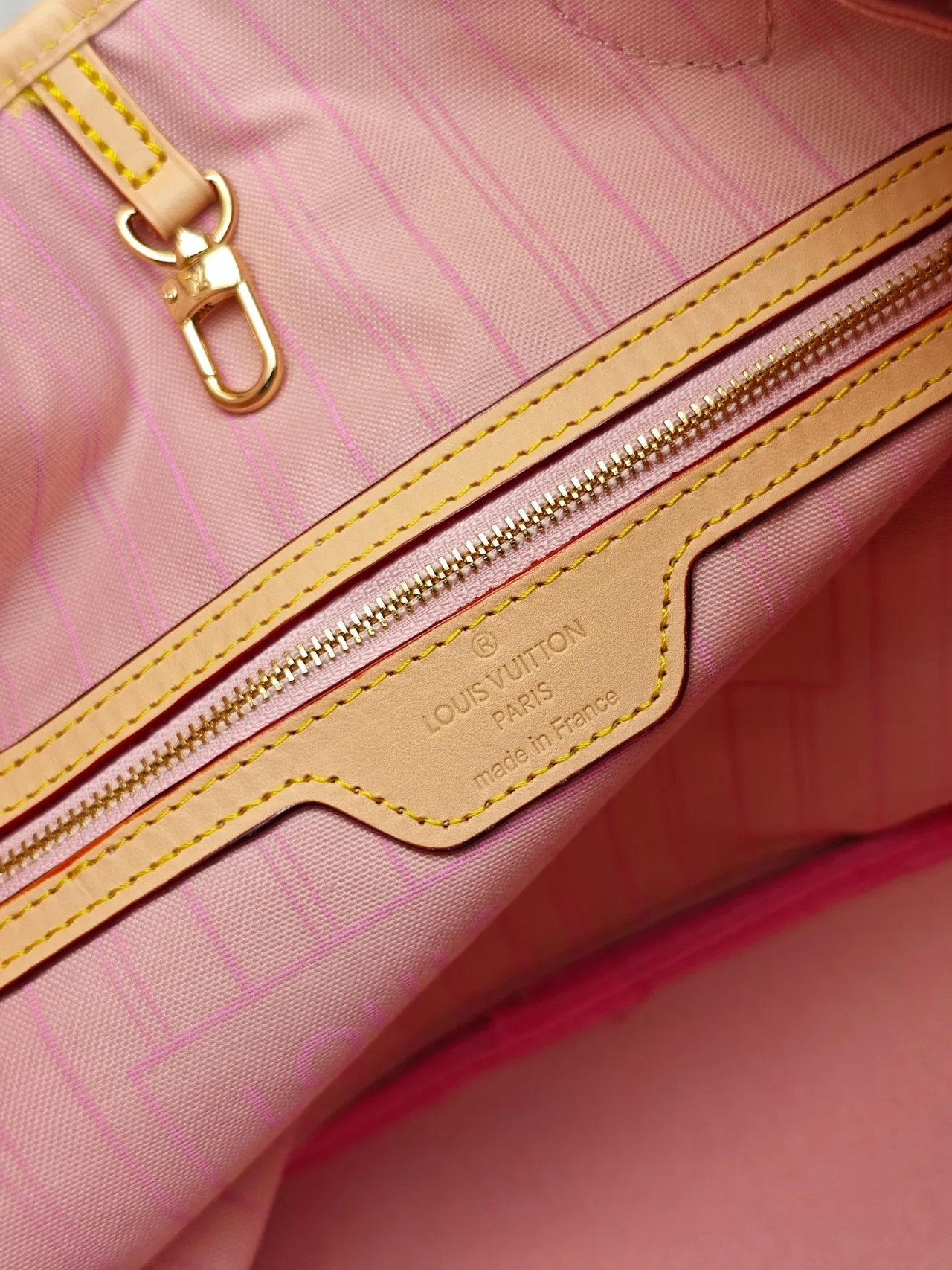 Louis Vuitton Neverfull Clutch in Grey · view 8