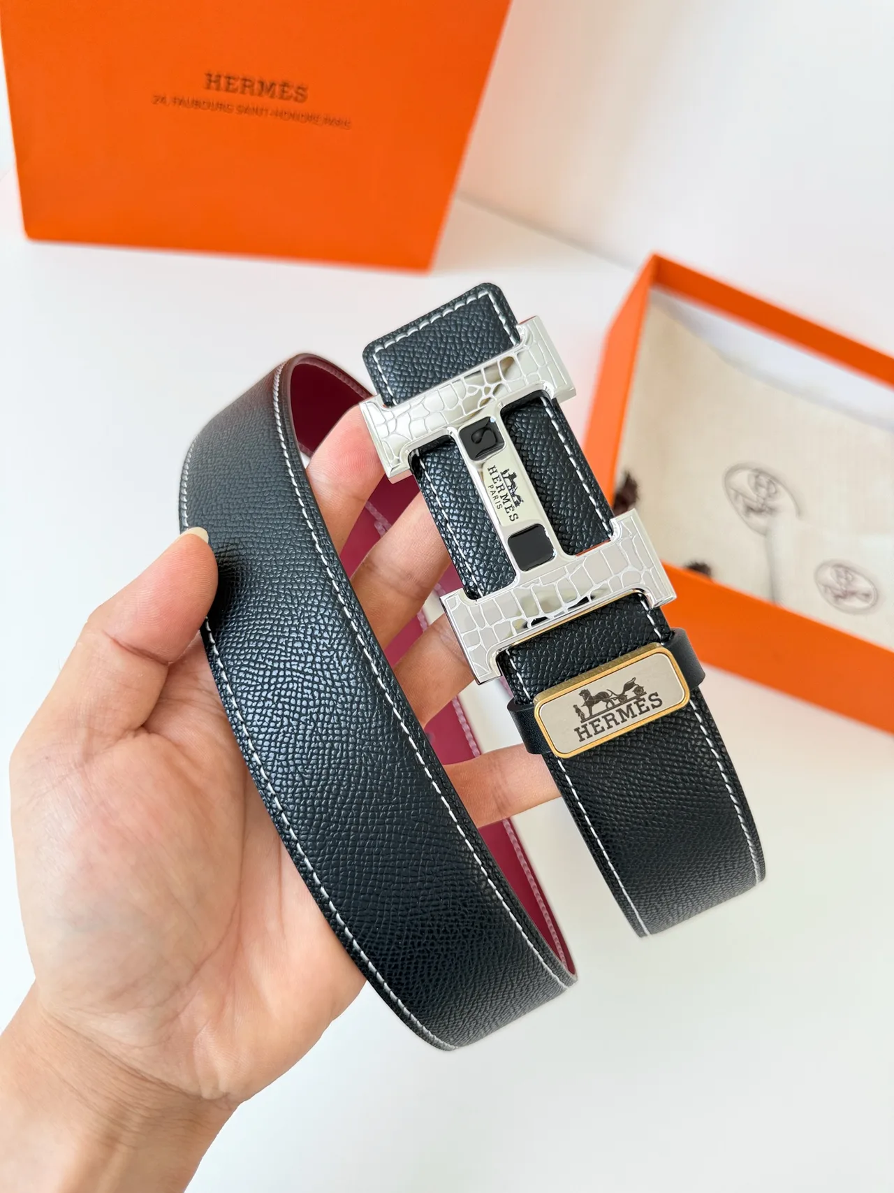 Hermes Reversible rectangular buckle belt in Black · view 5