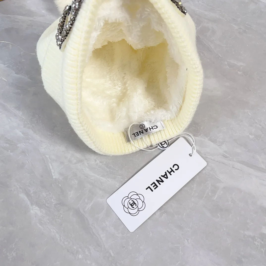 Chanel Wool Embroidered Pom hat and scarf knit set in Cream · view 8