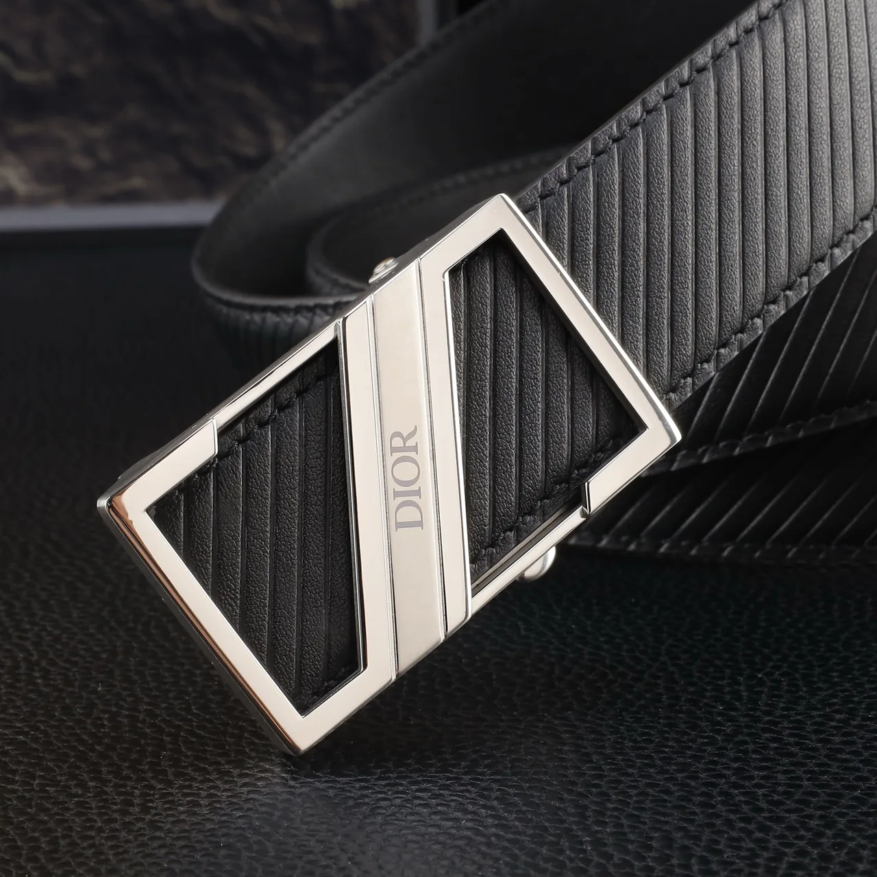 Dior Diagonal rectangular automatic belt in Black · view 7