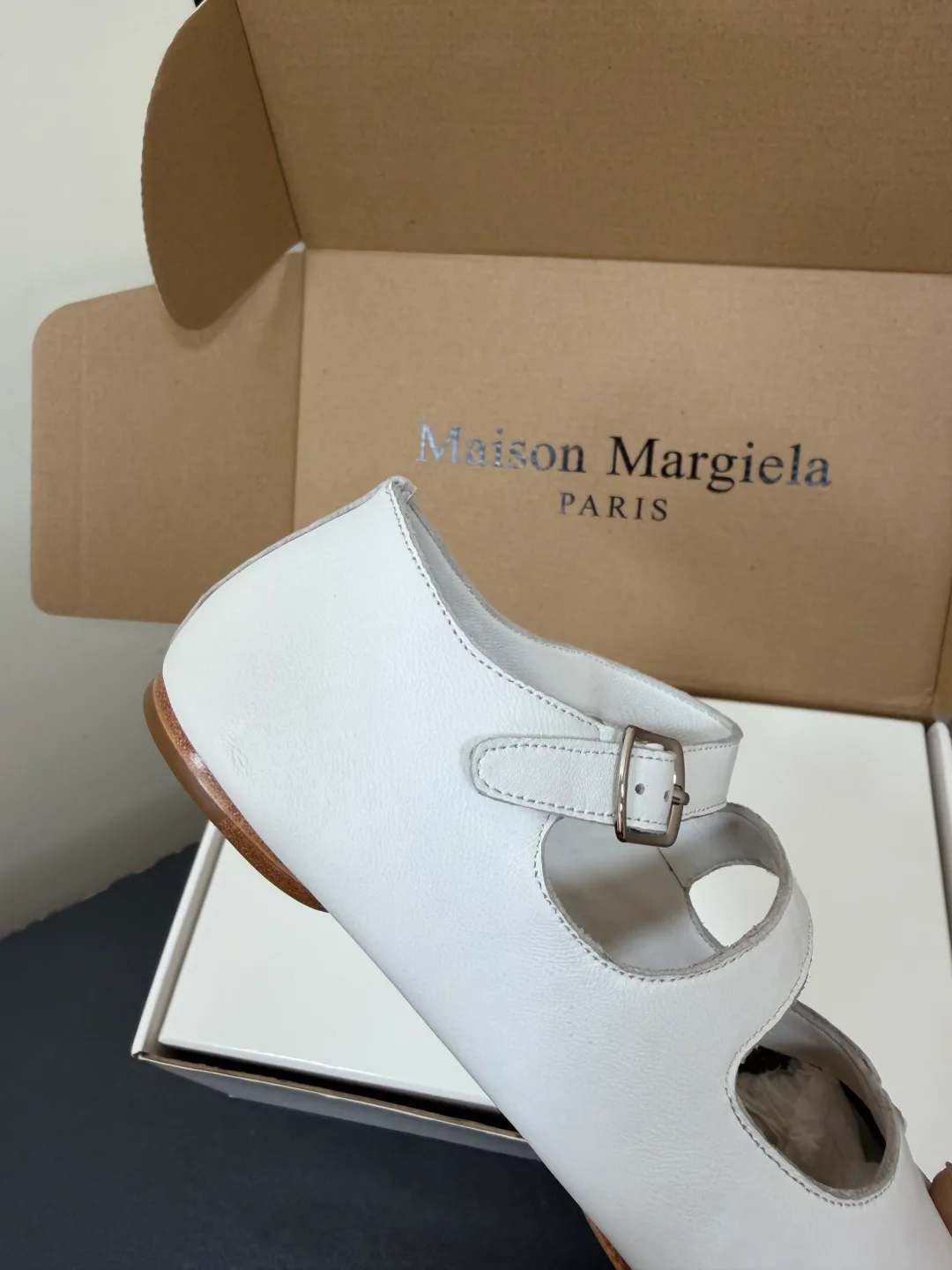 Maison Margiela Sheepskin Smooth Square-Toe Tabi Mary Jane Flats in White · view 8