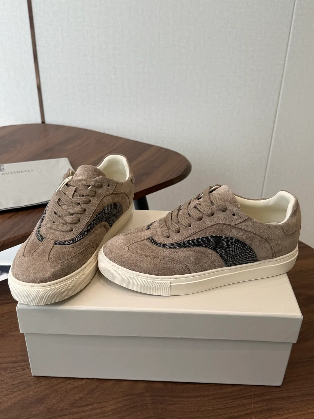 Gucci Cowhide Suede Sneakers in Grey · view 2