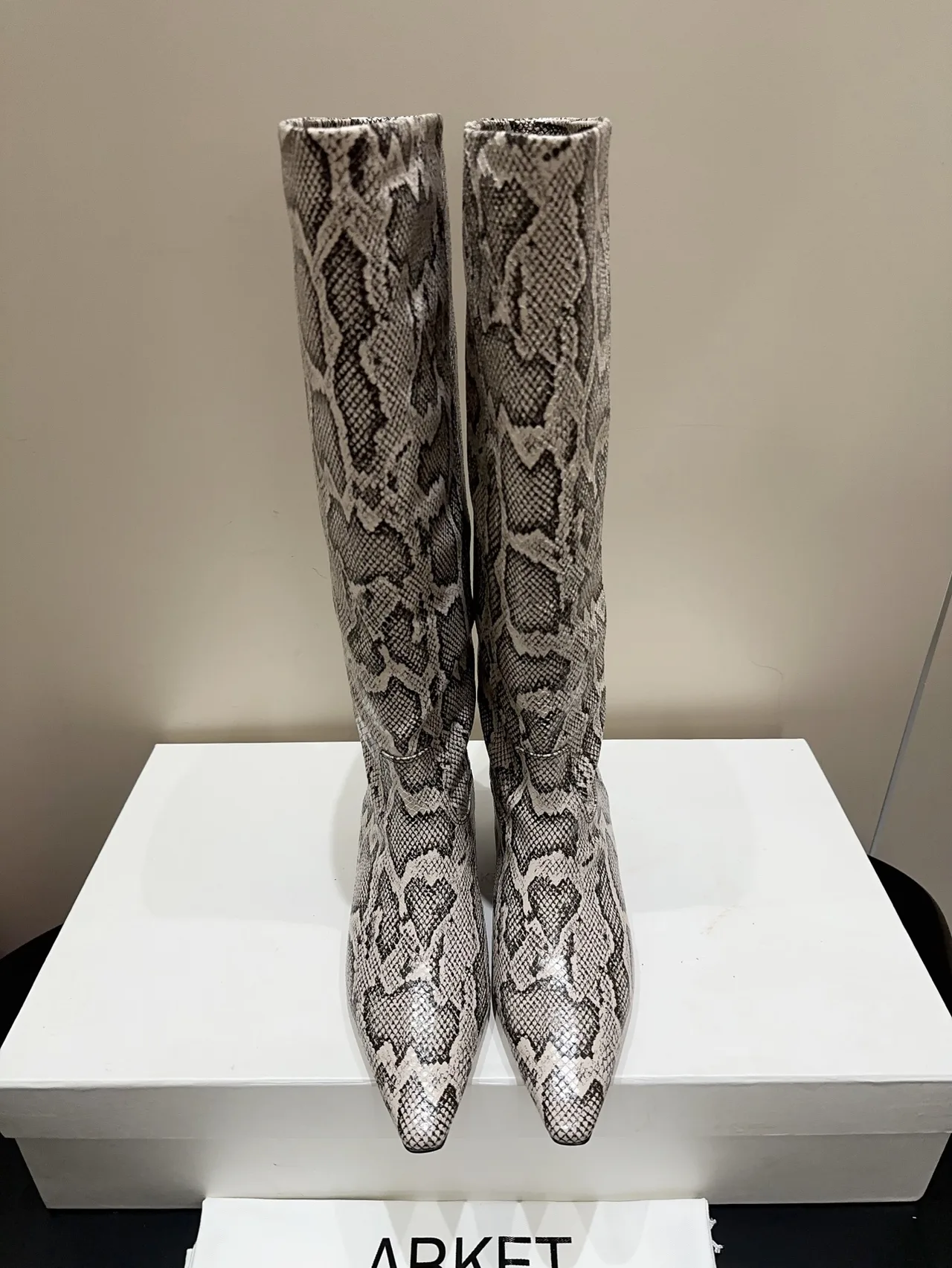 Arket Cowhide Sheepskin Pointed-Toe Knee-High Boots in Grey · view 1
