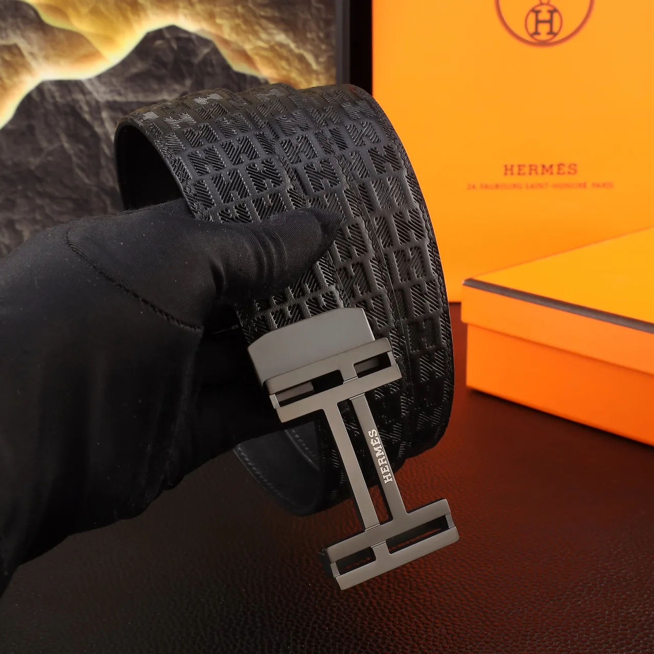 Hermes Embossed automatic H belt in Black · view 7