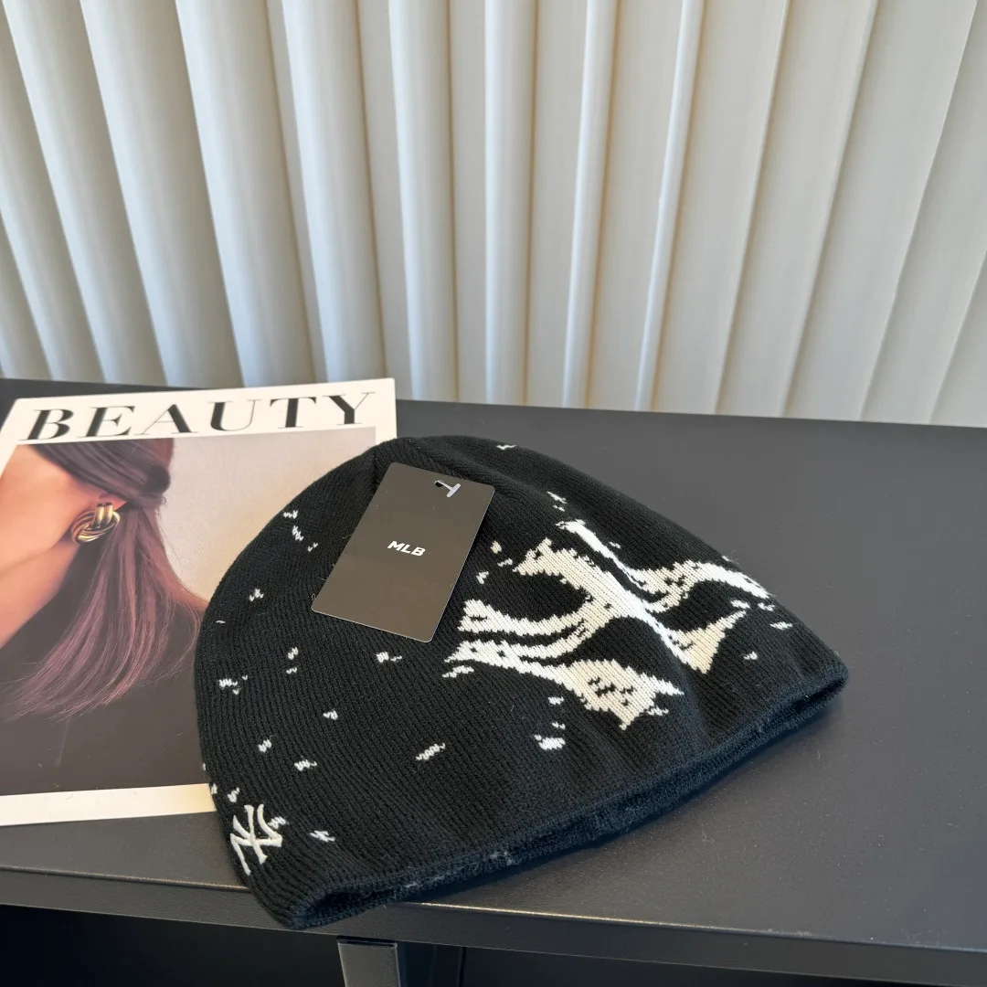 MLB NY Knit Beanie in Black · view 4