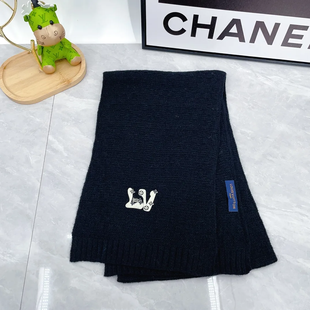 Louis Vuitton Wool Hat Scarf and Gloves Set in Black · view 3