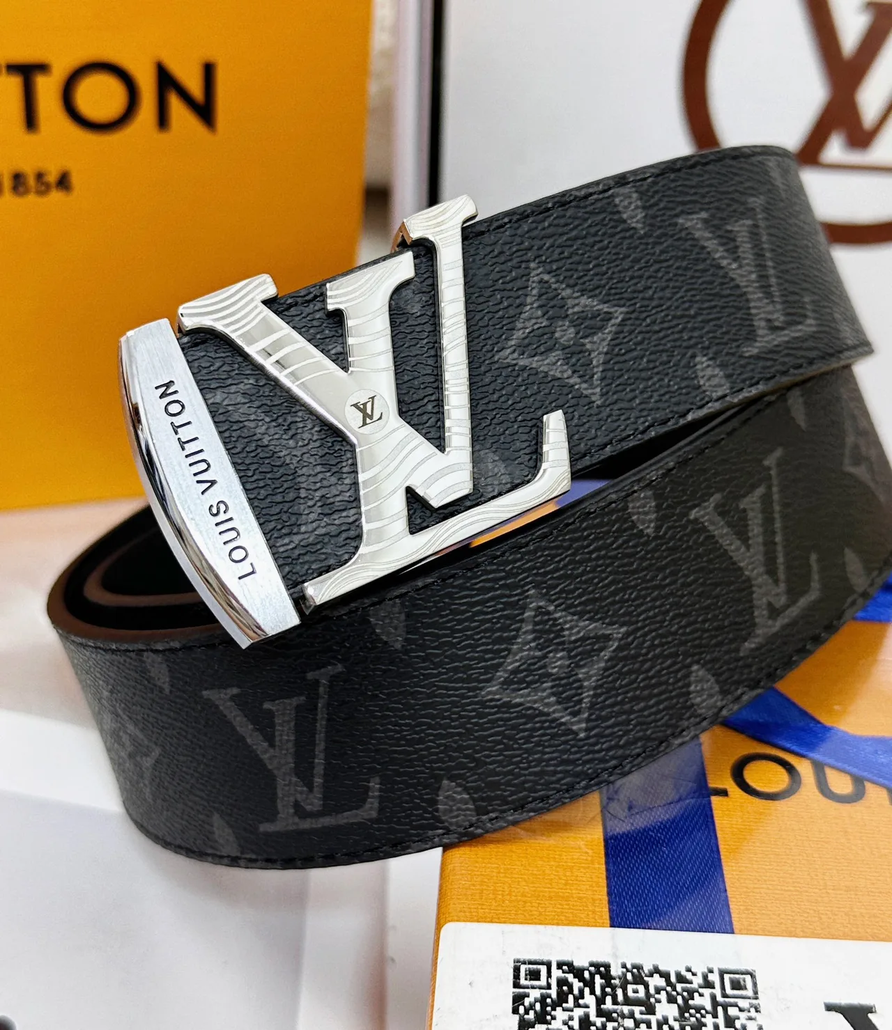 Louis Vuitton Cowhide Belt in Black · view 1