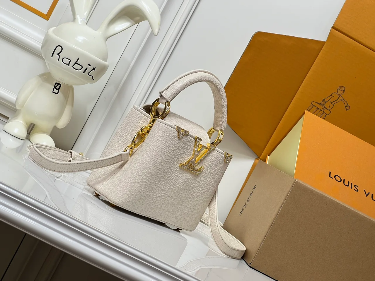 Louis Vuitton Leather Smooth Capucines Flower Crown Bag in White · view 2