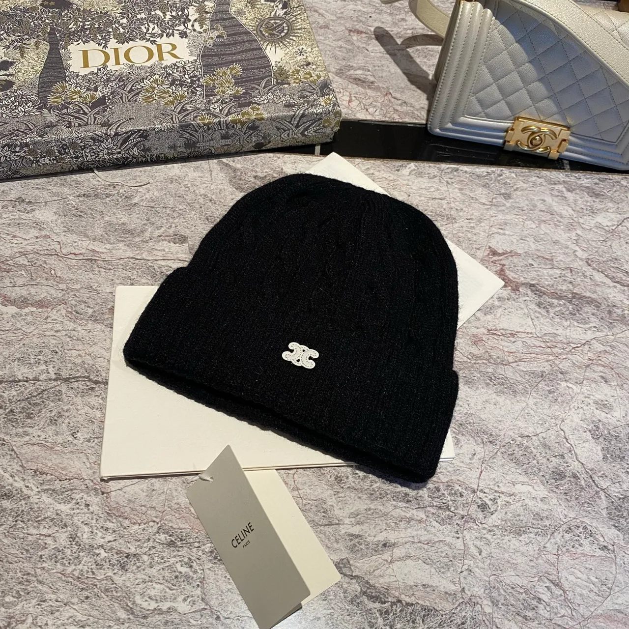 Celine Cable knit beanie in White & Black & Blue & Brown & Grey & Burgundy & Cream & Pink · view 2