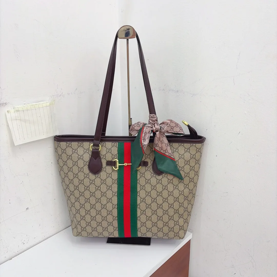 Gucci Web Tote in Black & Beige · view 4