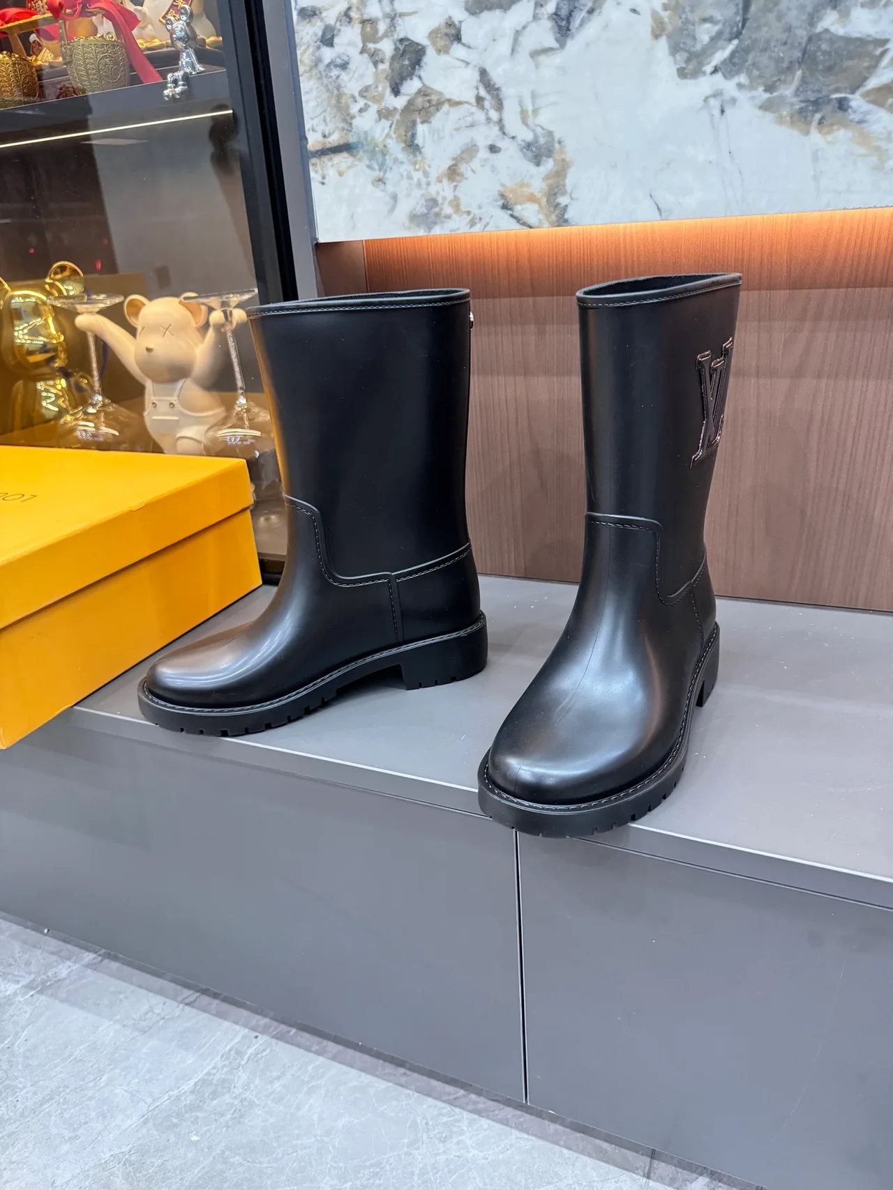 Louis Vuitton Glossy Mid-Calf Boots in Black · view 5