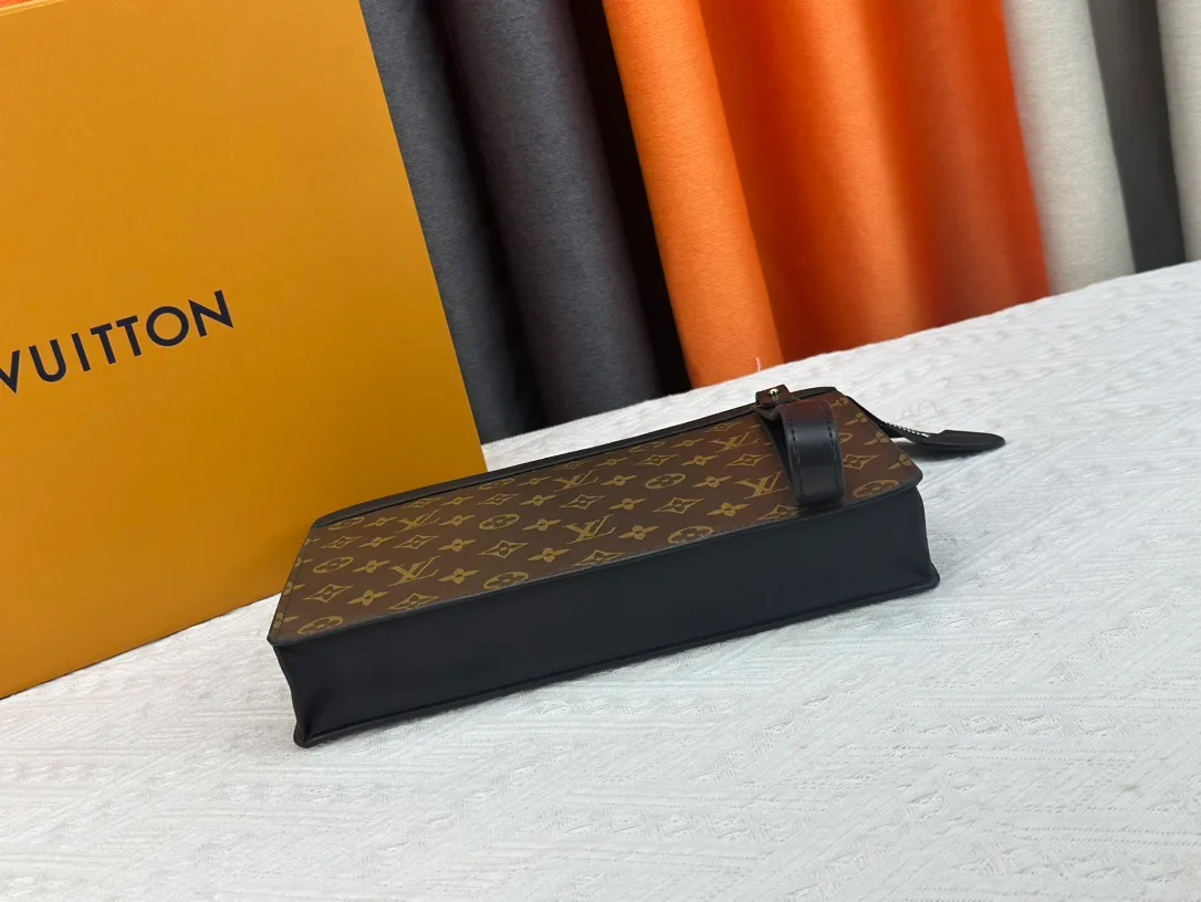 Louis Vuitton Canvas Clutch in Brown · view 4
