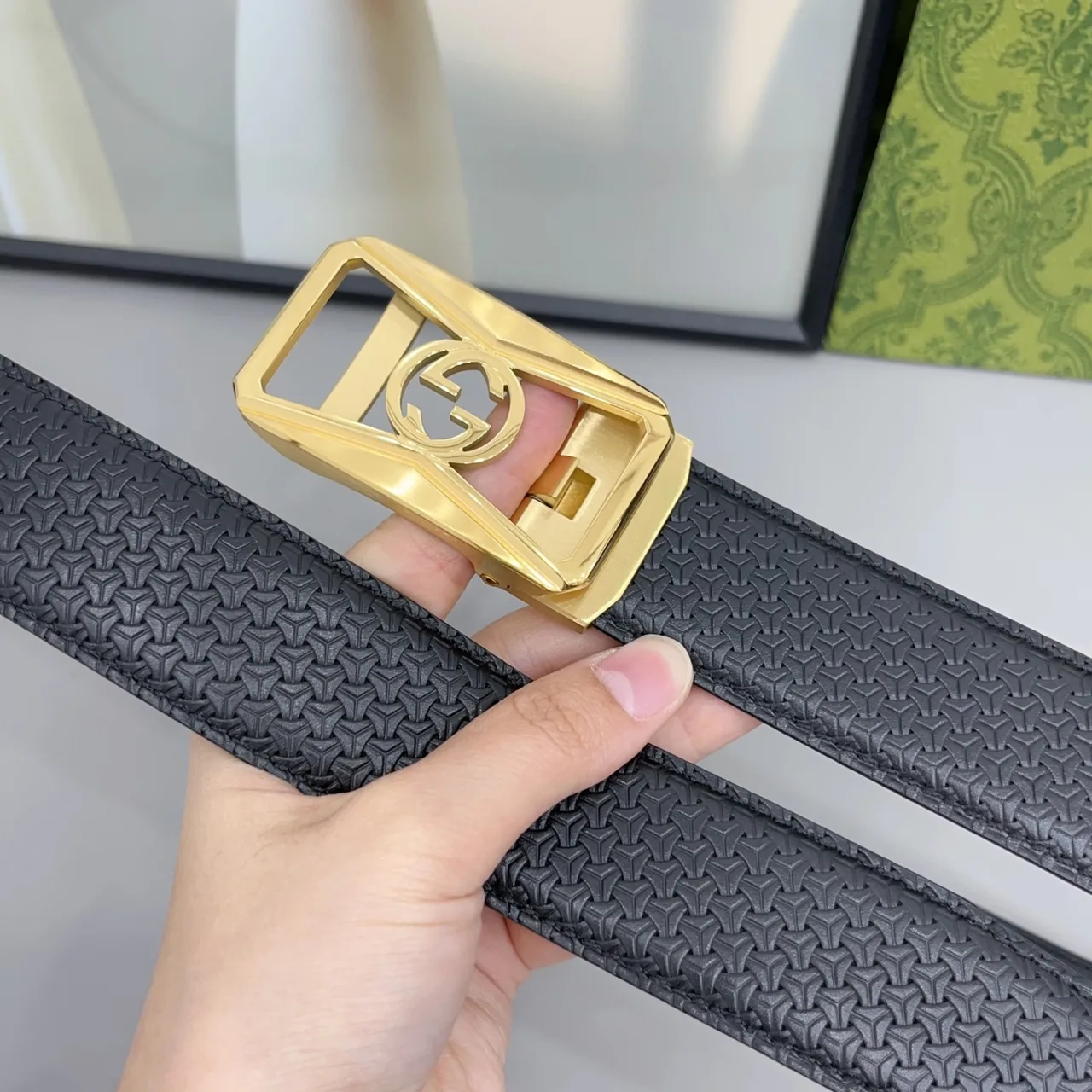 Gucci Glossy Belt in Black · view 5