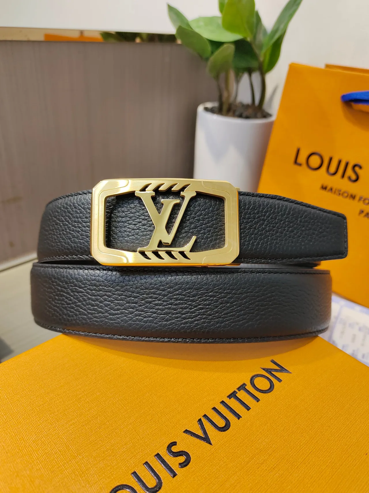 Louis Vuitton Calfskin Glossy Belt in Black · view 1
