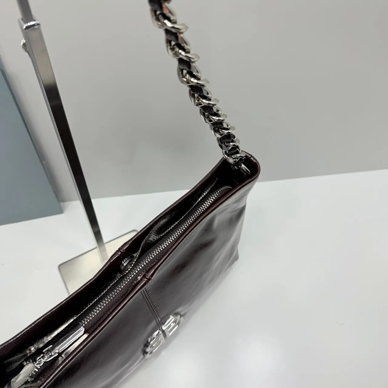 Balenciaga Cowhide Glossy Hobo Bag in Brown · view 7