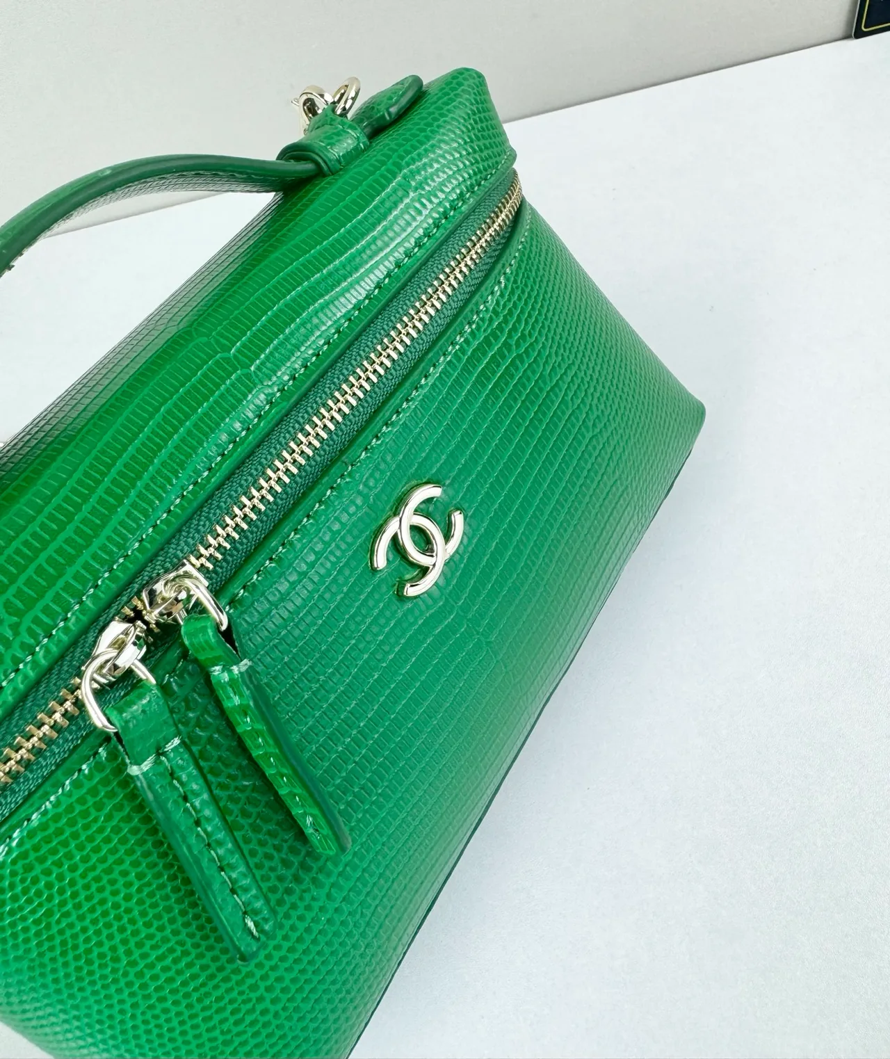 Chanel Cowhide Textured Chain-Strap Vanity Bag in Green · view 6