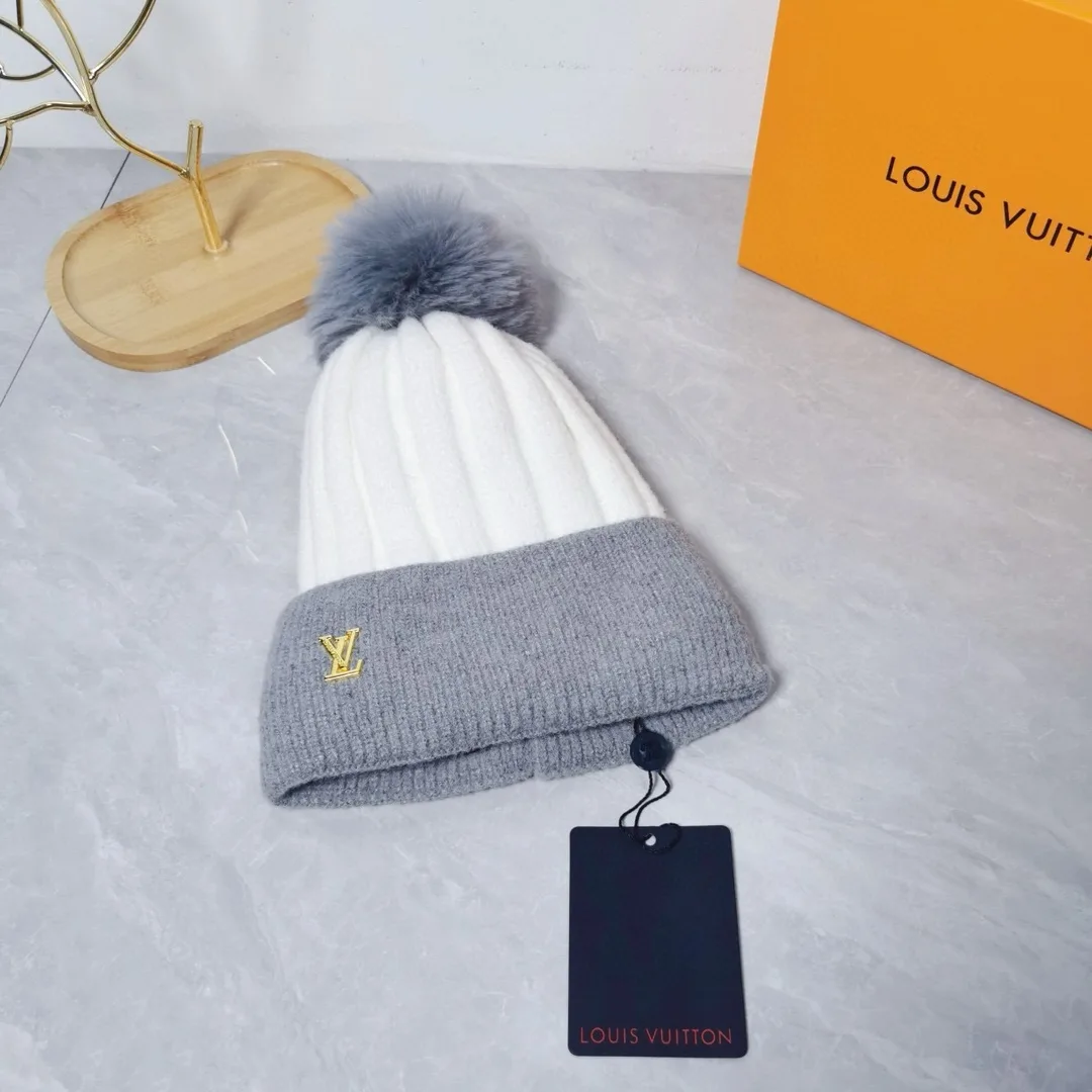 Louis Vuitton Ribbed Beanie in White · view 5