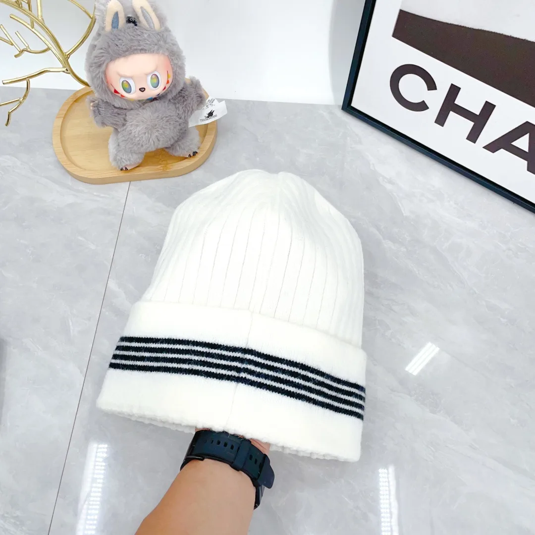 Chanel Beanie in White · view 7