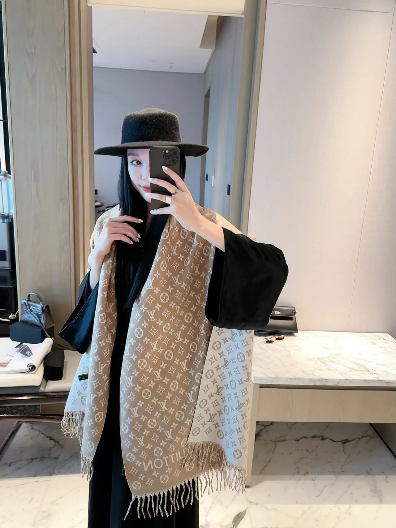 Louis Vuitton Fringed Monogram Scarf in Tan & Black · view 4