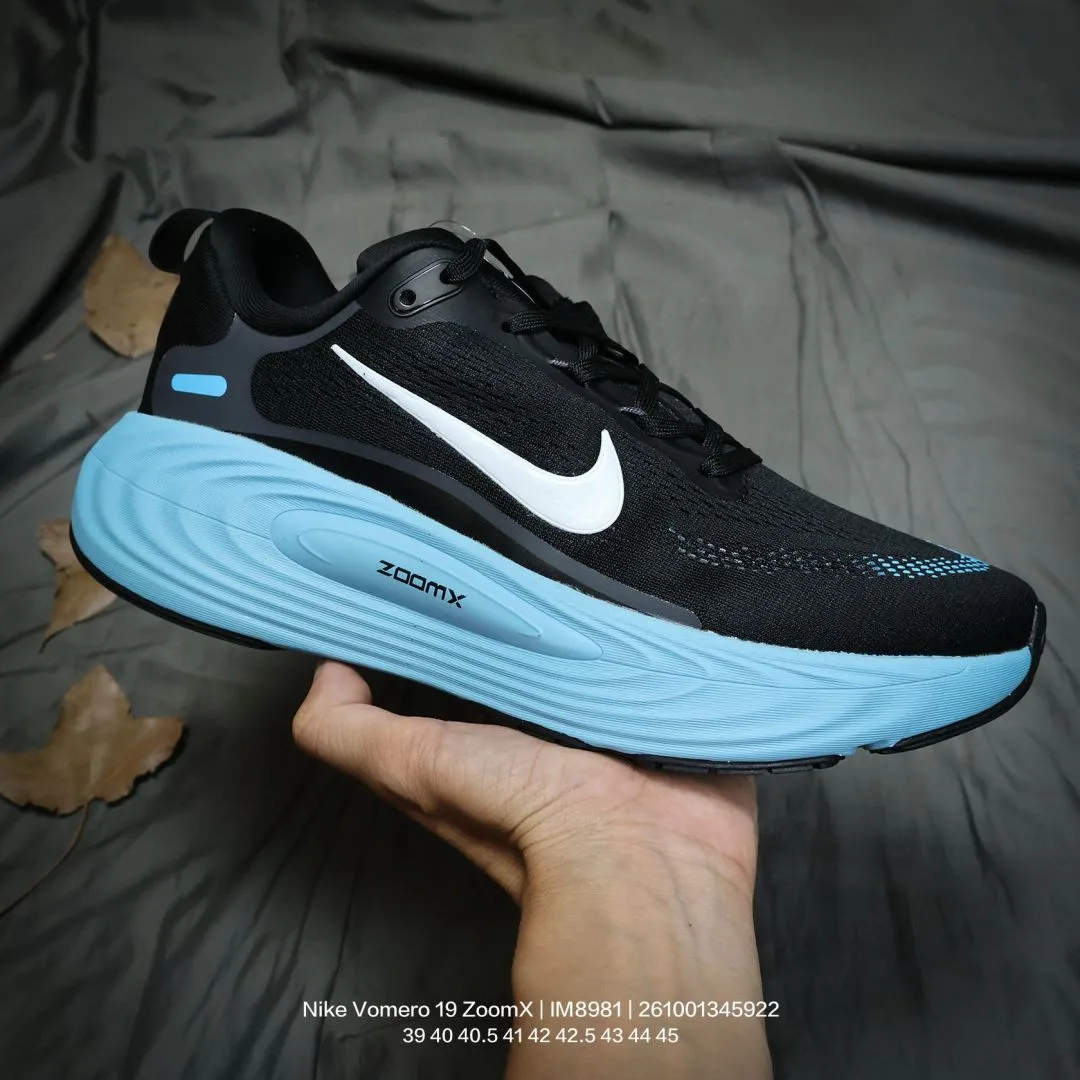 Nike Sneakers in Black · view 2