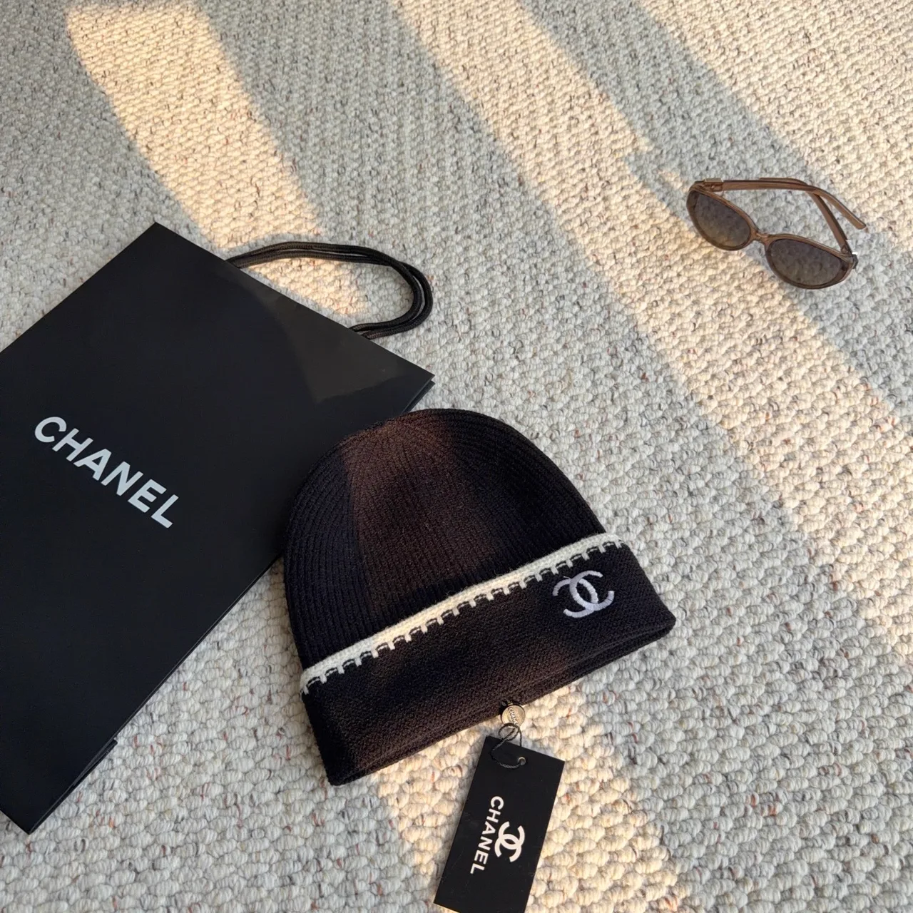Chanel Contrast-edge CC beanie in Brown & Cream · view 7