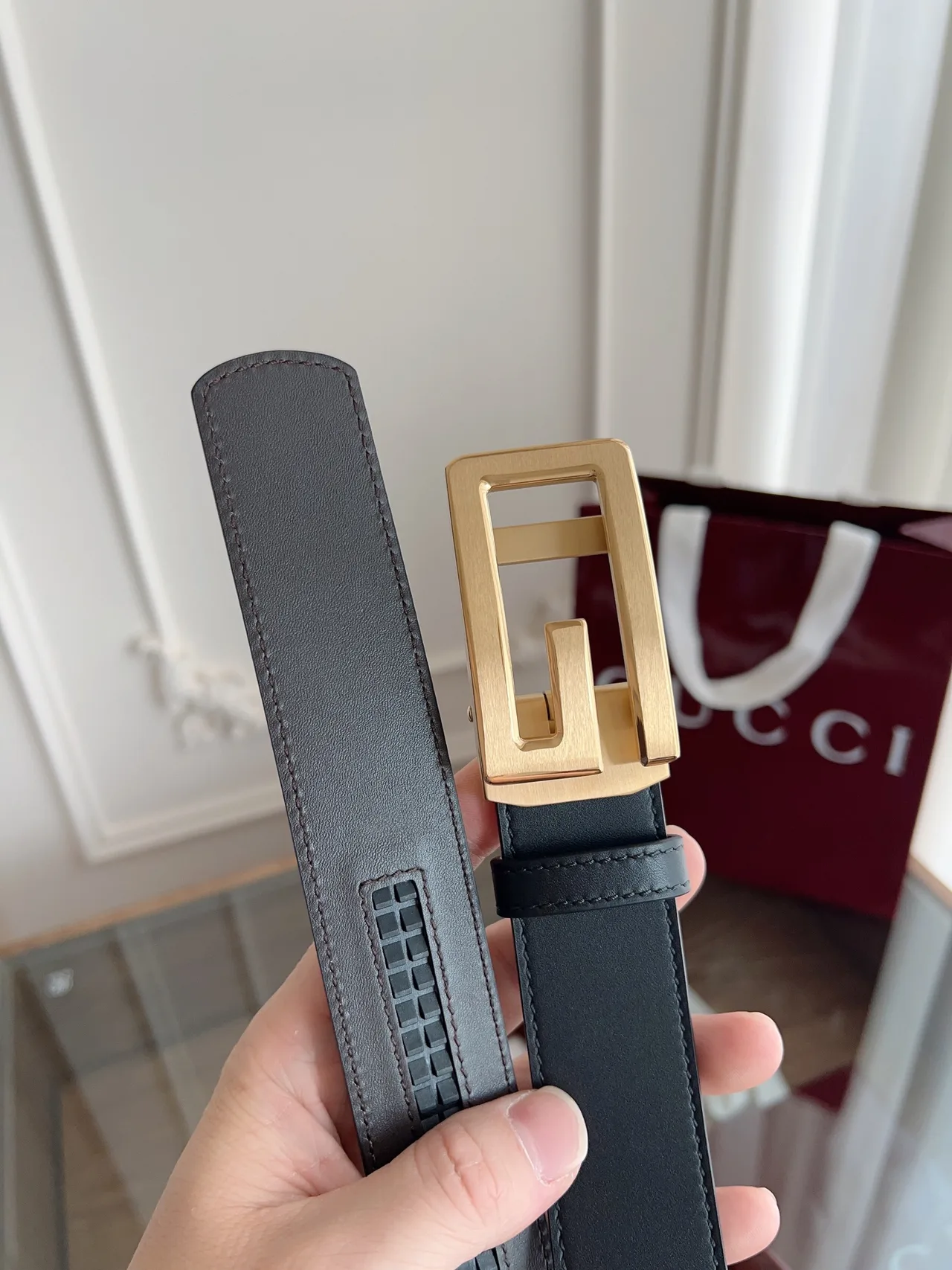 Gucci Cowhide Glossy Automatic Belt in Black · view 5