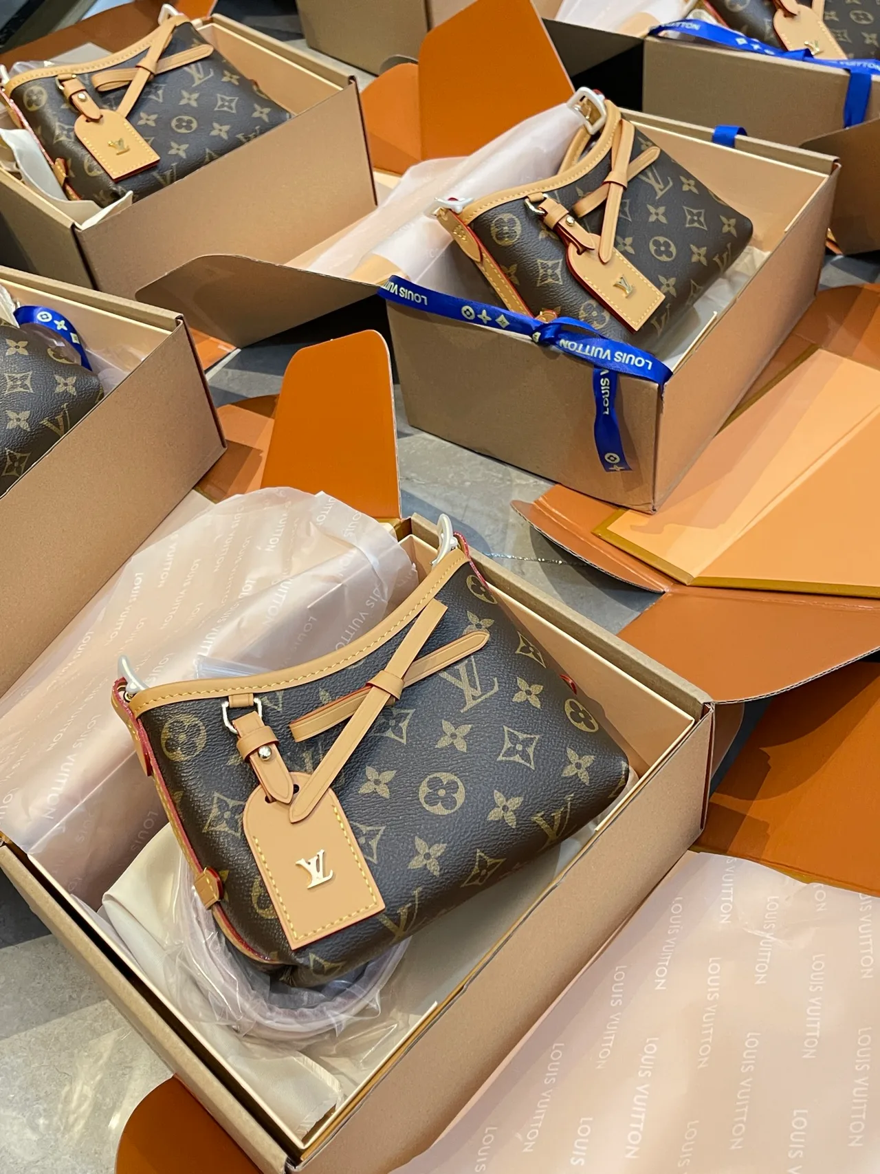 Louis Vuitton Carryall Handbag in Brown · view 1