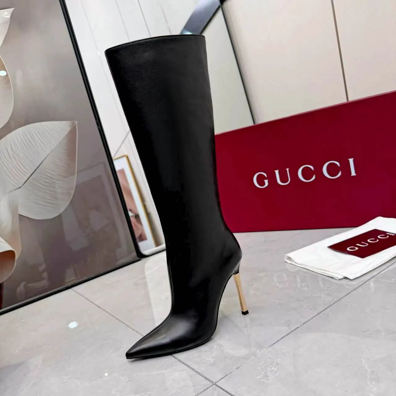 Gucci Cowhide Glossy Pointed-Toe Knee-High Boots in Black · view 7